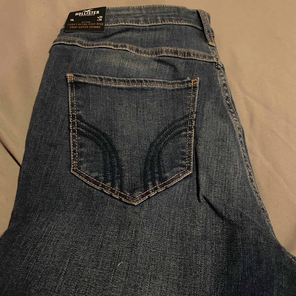 Hollister Destroyed Skinny jeans